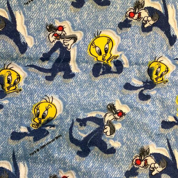 Warner Bros 1998 Vintage Tweety Bird and Sylvester the Cat Fabric 47.75"x45" - Picture 2 of 4